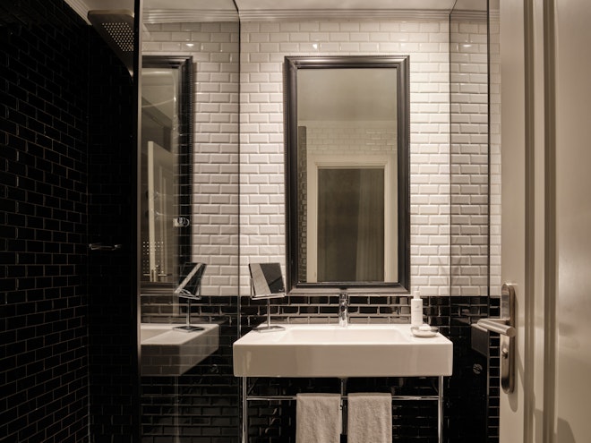 Family Room - Bathroom