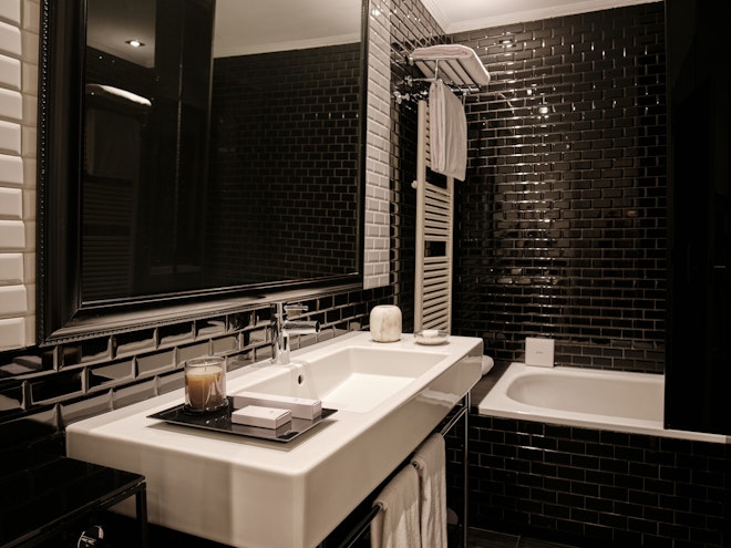Classic Room - Bathroom