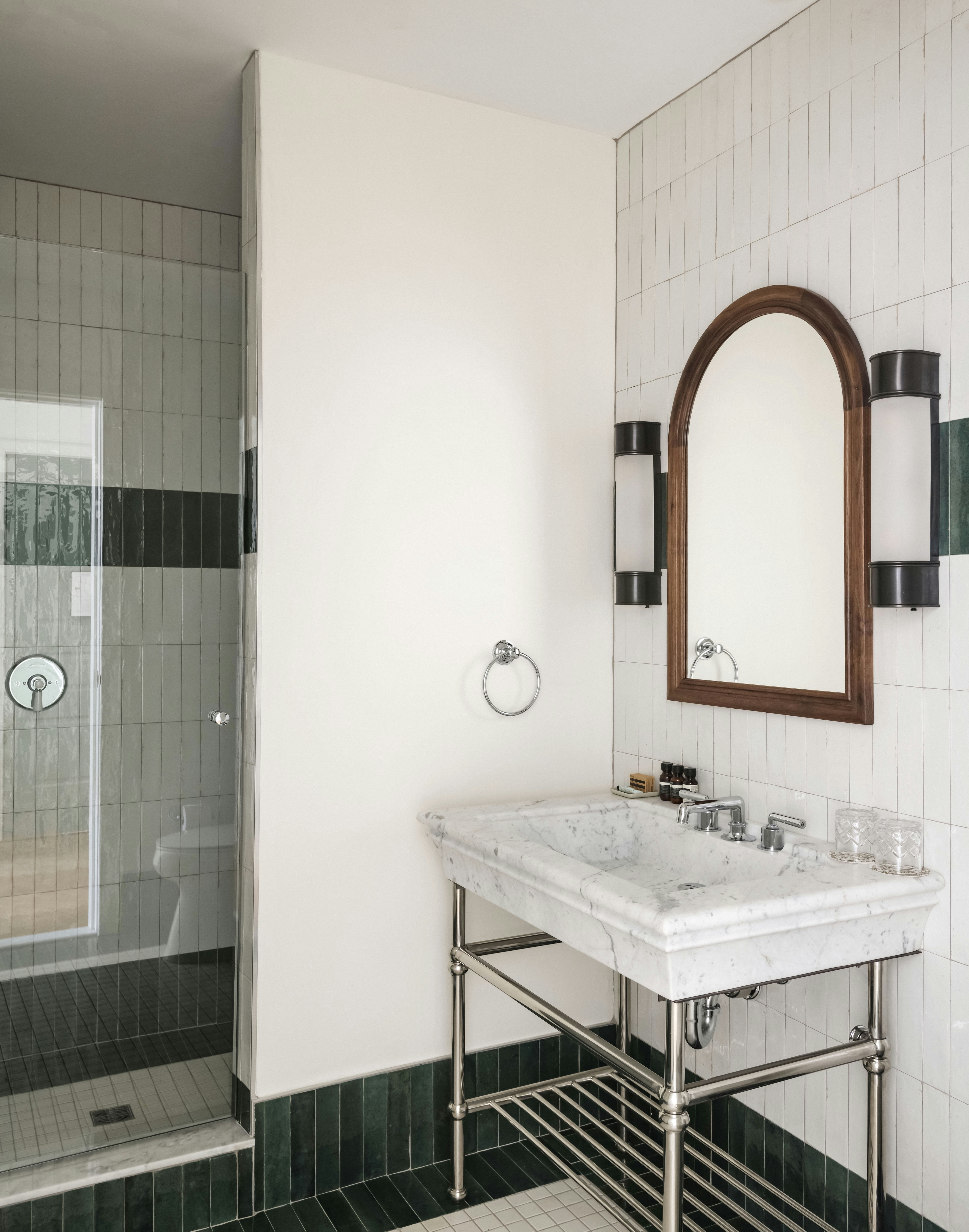 Deluxe King Room - Bathroom