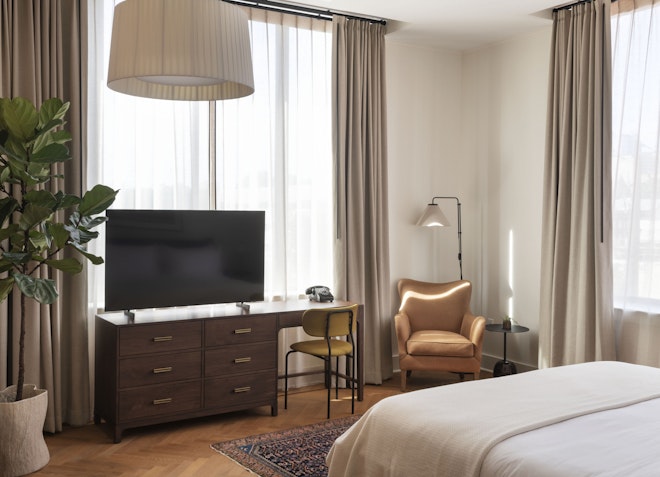 King Suite - Bedroom