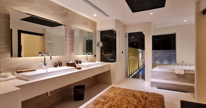 The Lighthouse - Bathroom