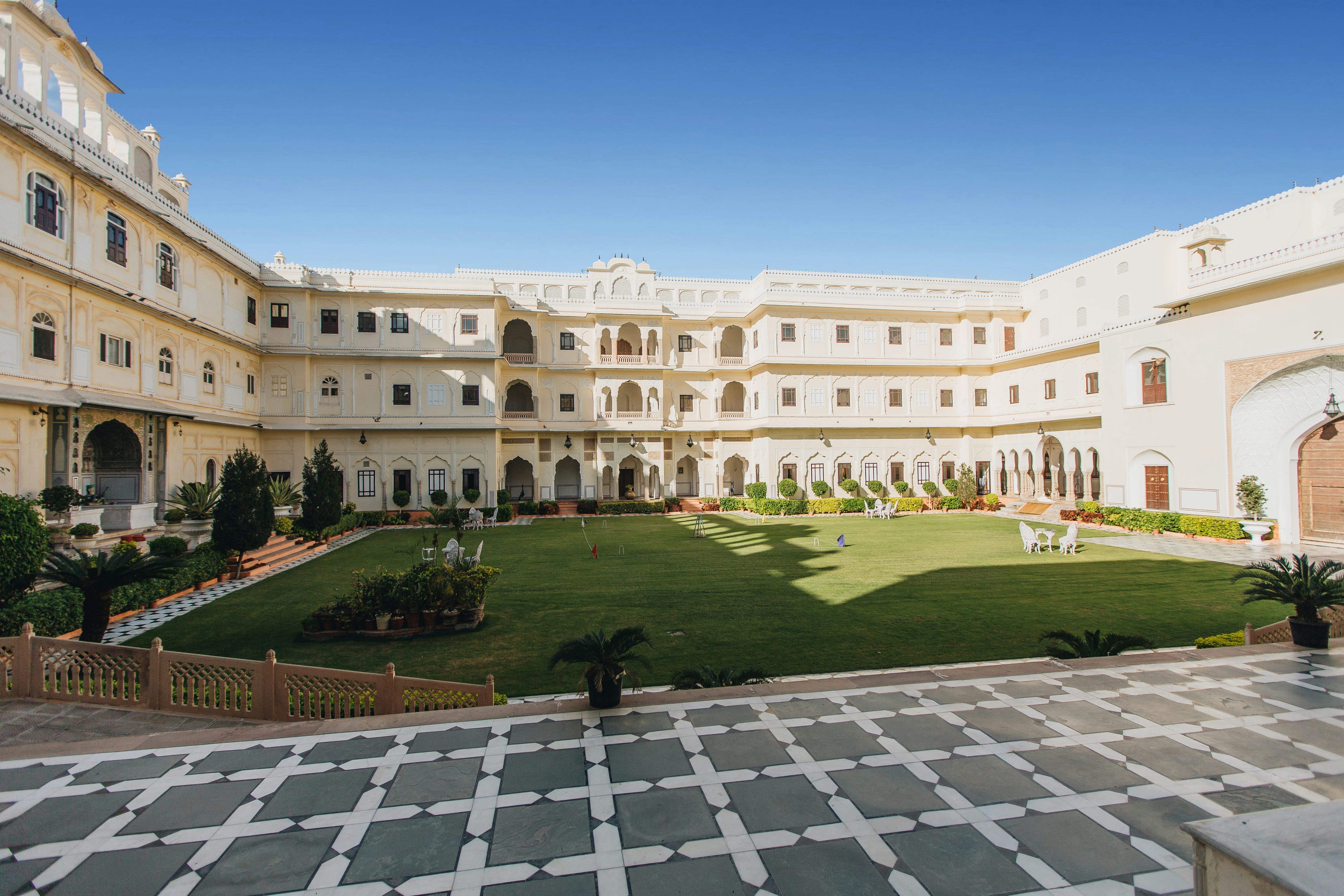 Maharani bagh ()