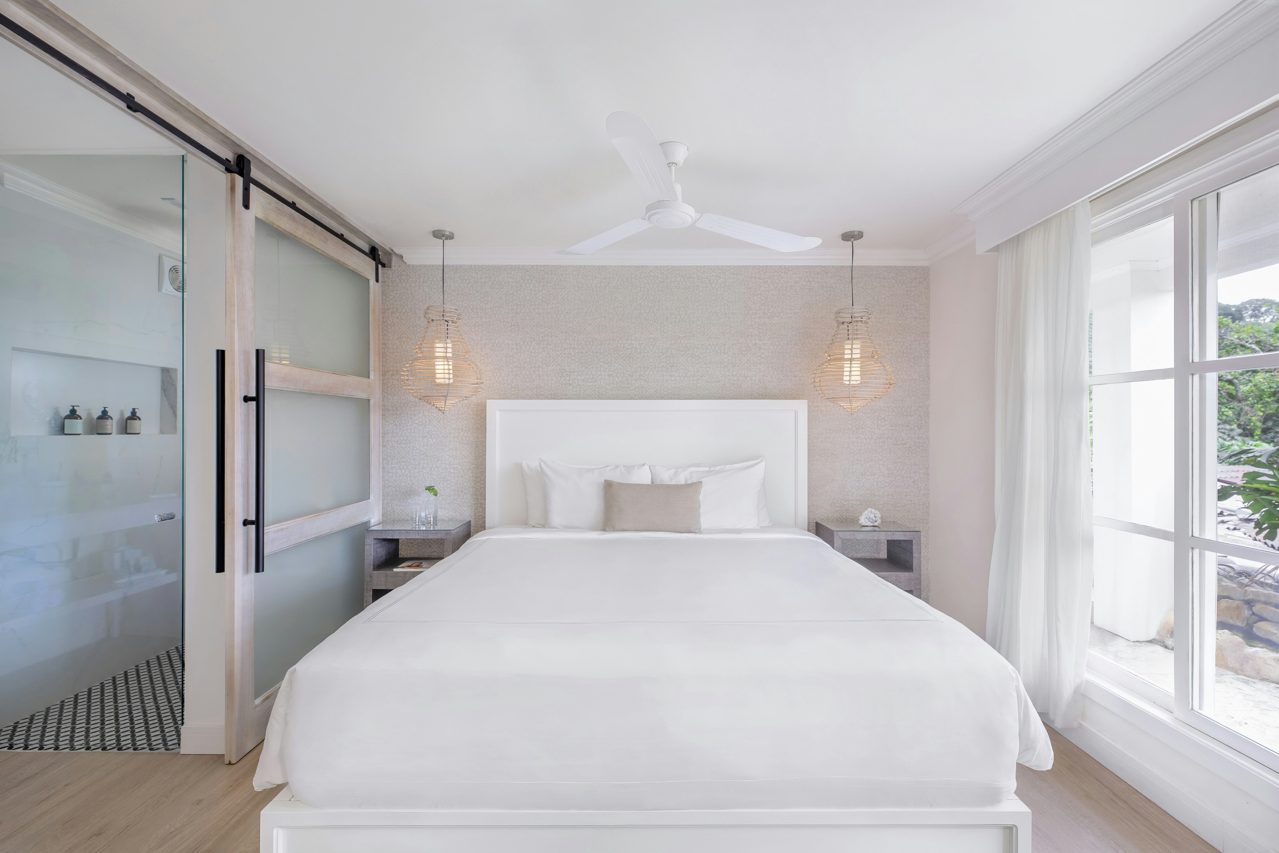 Deluxe Room - Bedroom