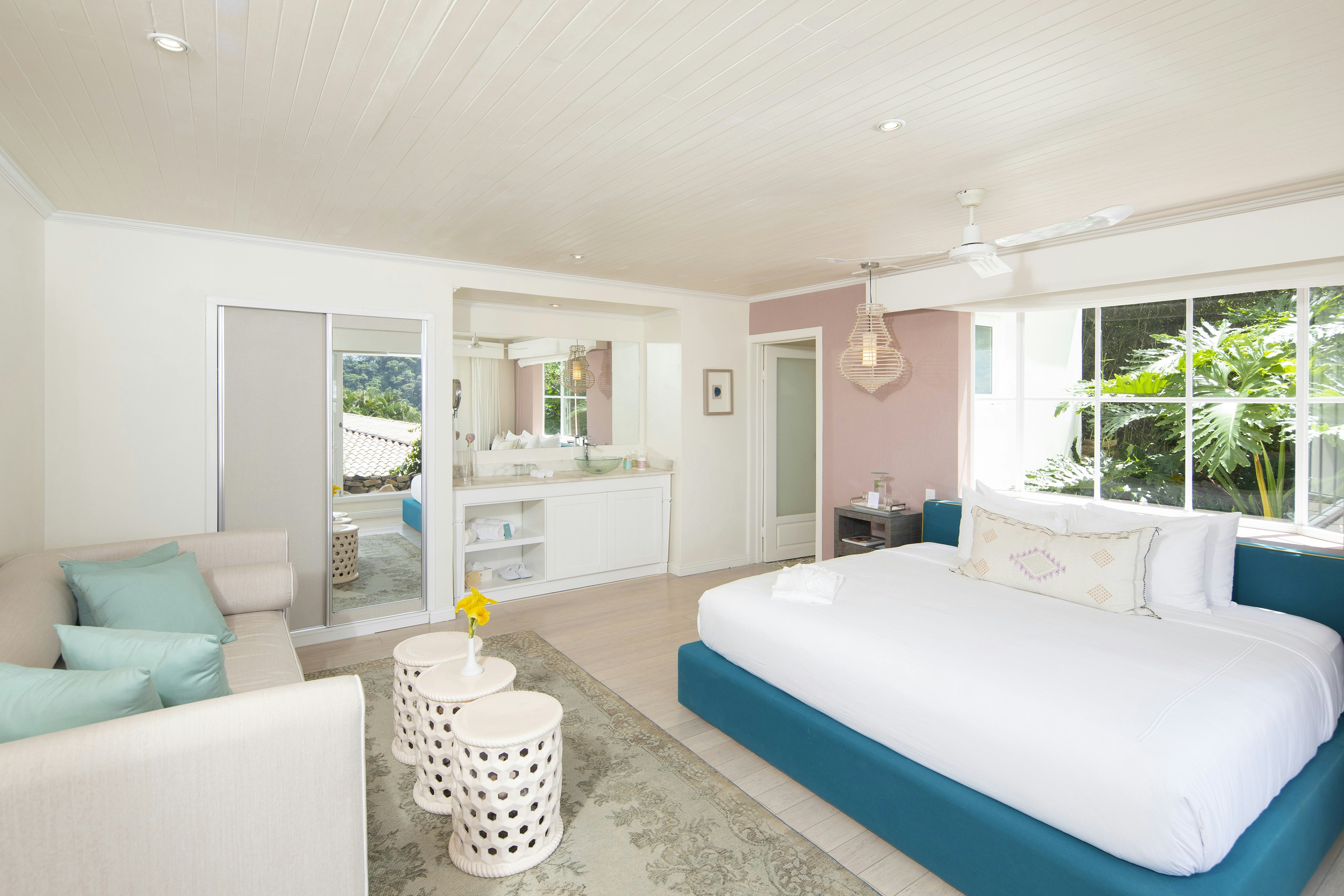 Deluxe Room - Bedroom