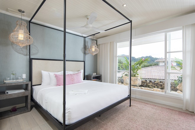 Deluxe Room - Bedroom