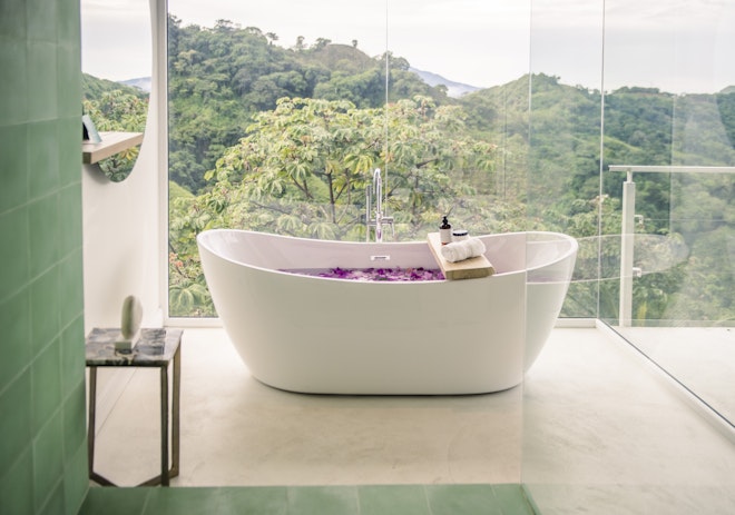 Luxury Loft - Bathtub