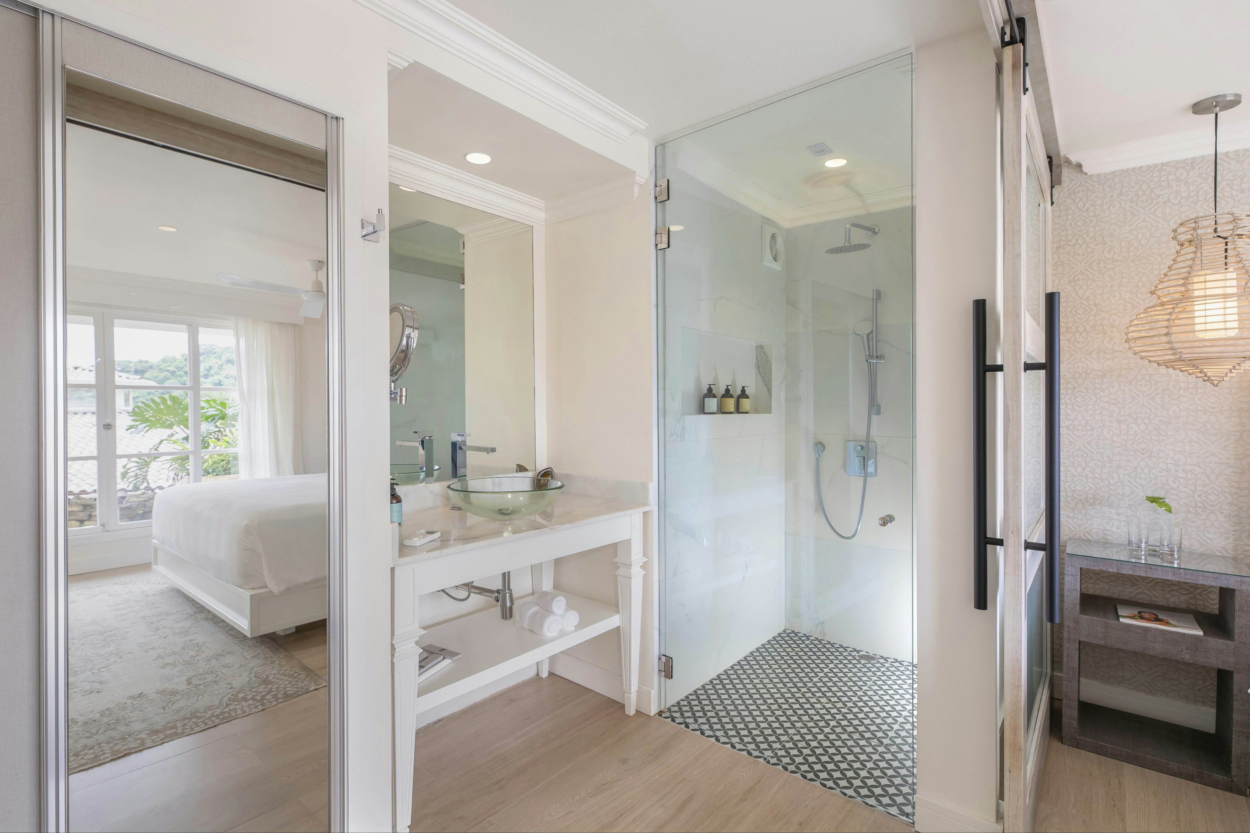 Deluxe Room - Bathroom