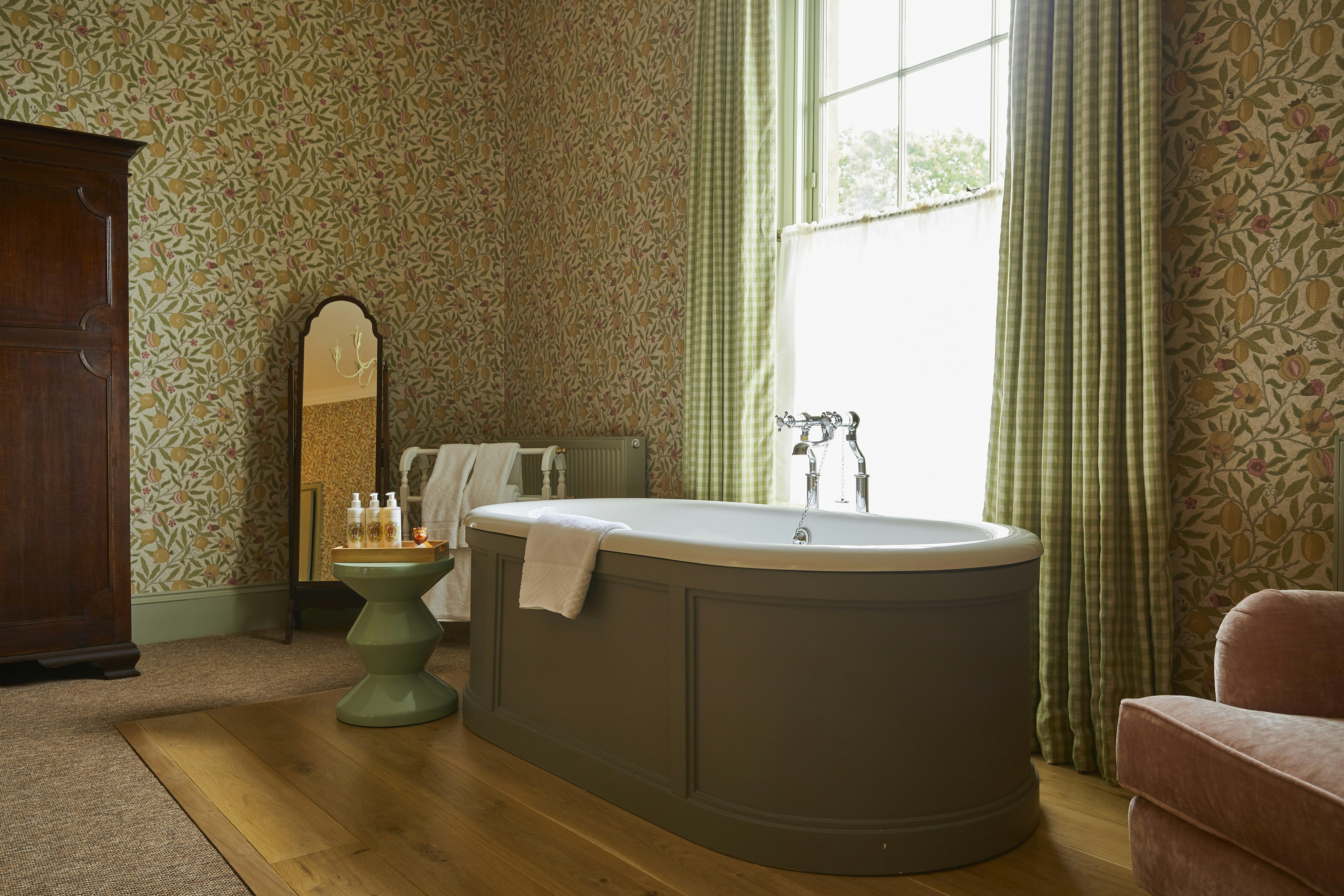 Percy Shelley Suite Bath
