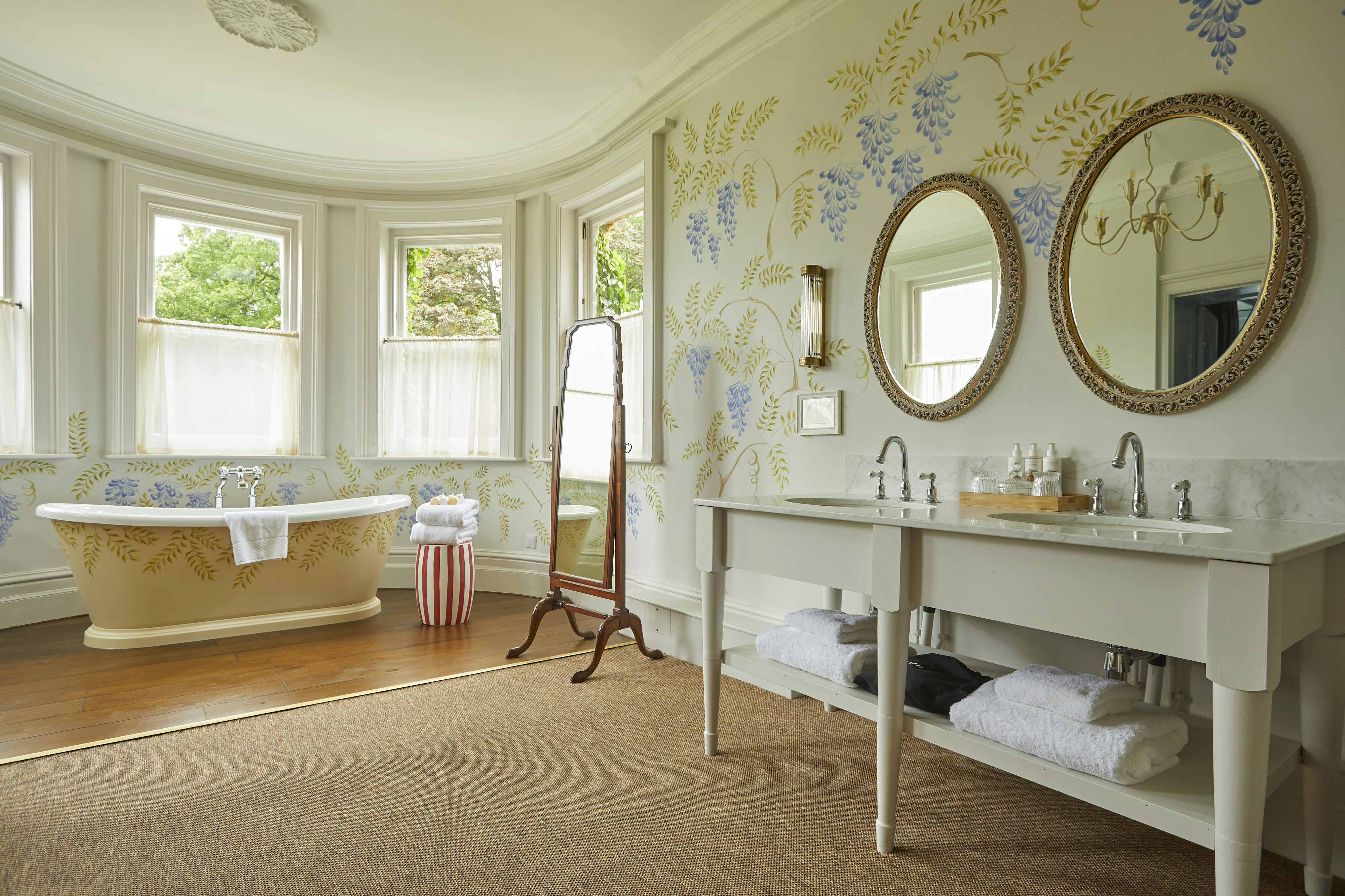 Bushby Bacon Suite Bathroom