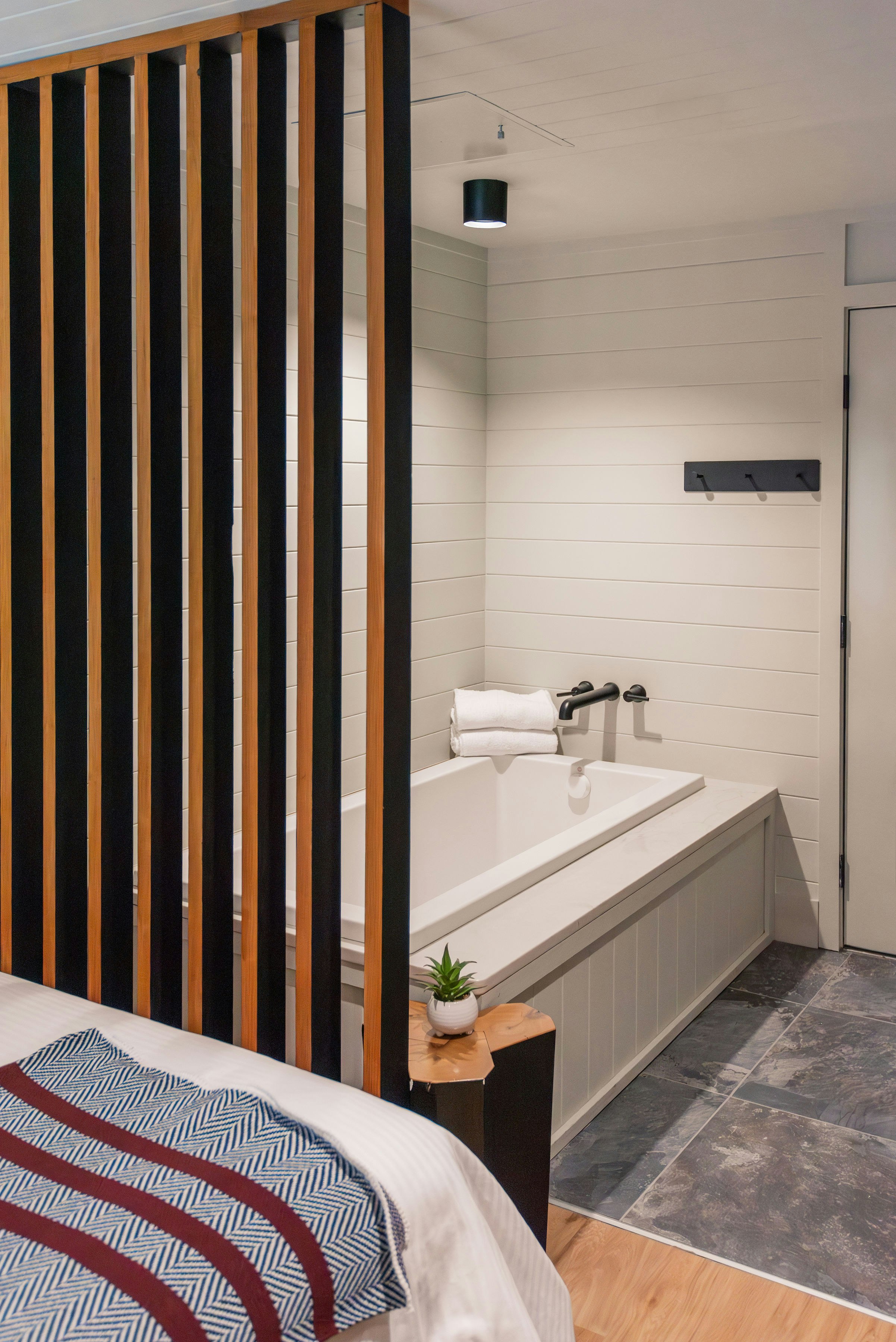 Majestic Glen - Bathroom