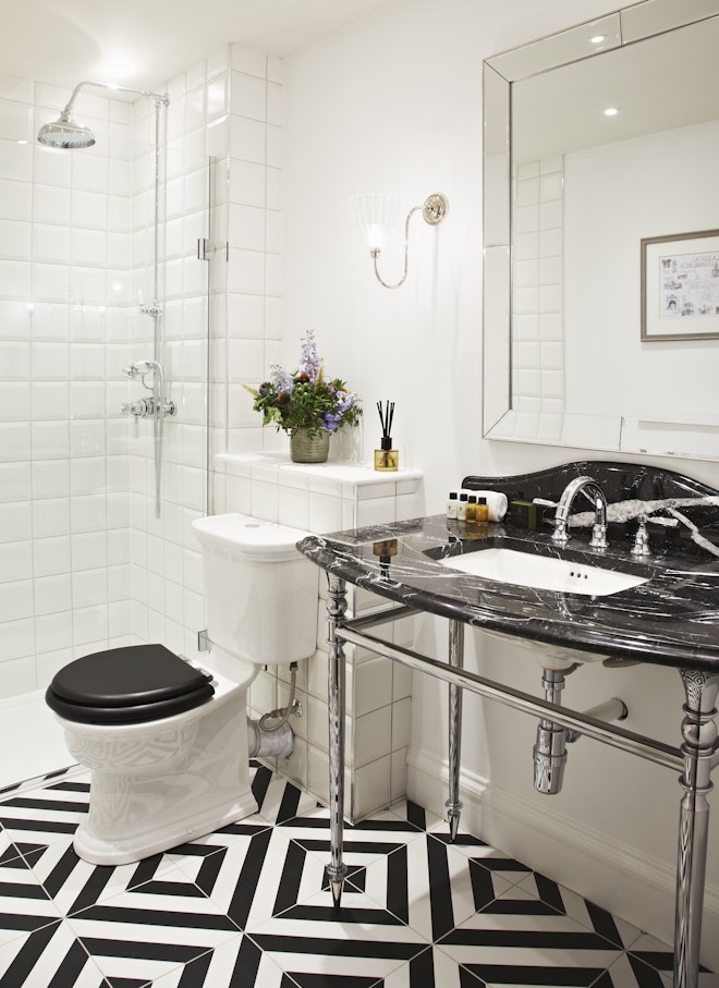 Roseate Junior Suite Bathroom