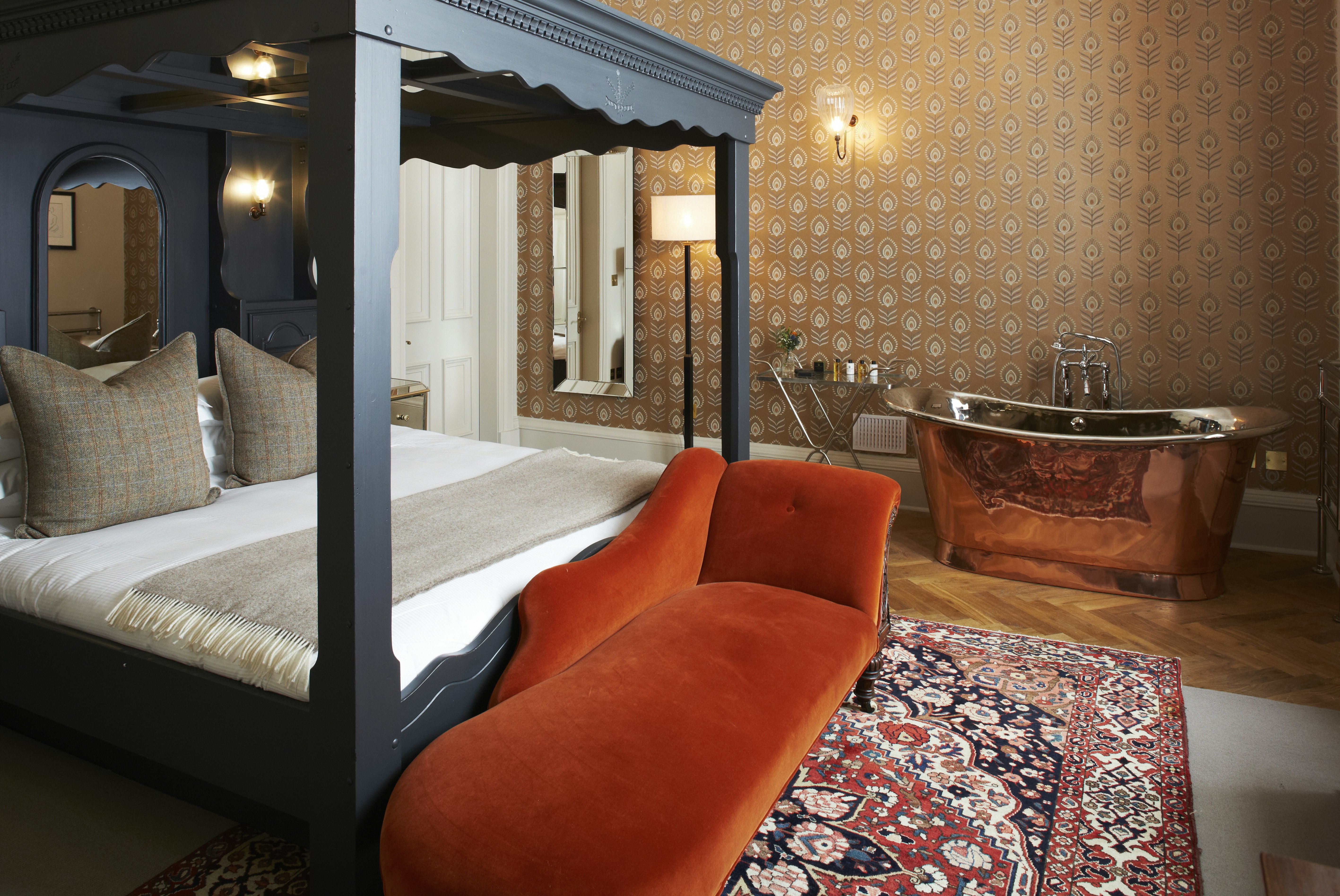 Roseate Junior Suite