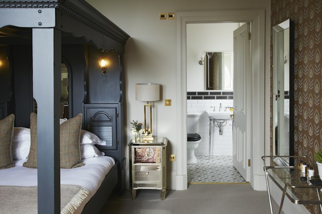 Roseate Junior Suite - Bedroom
