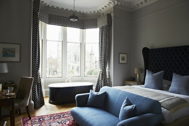 Roseate Junior Suite - Bedroom