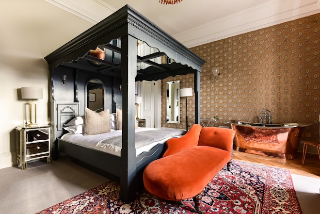 Roseate Junior Suite