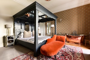 Roseate Junior Suite