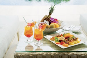 Fruit & Cocktail Service