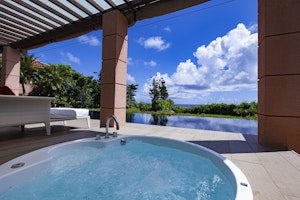 Bay Front Suite Jacuzzi