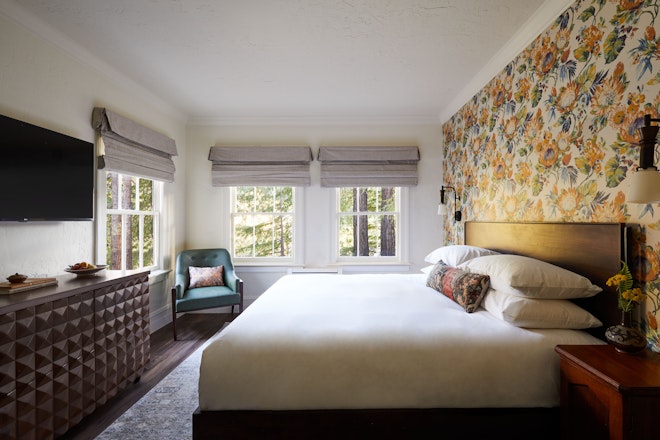 Belden King - Room 8
