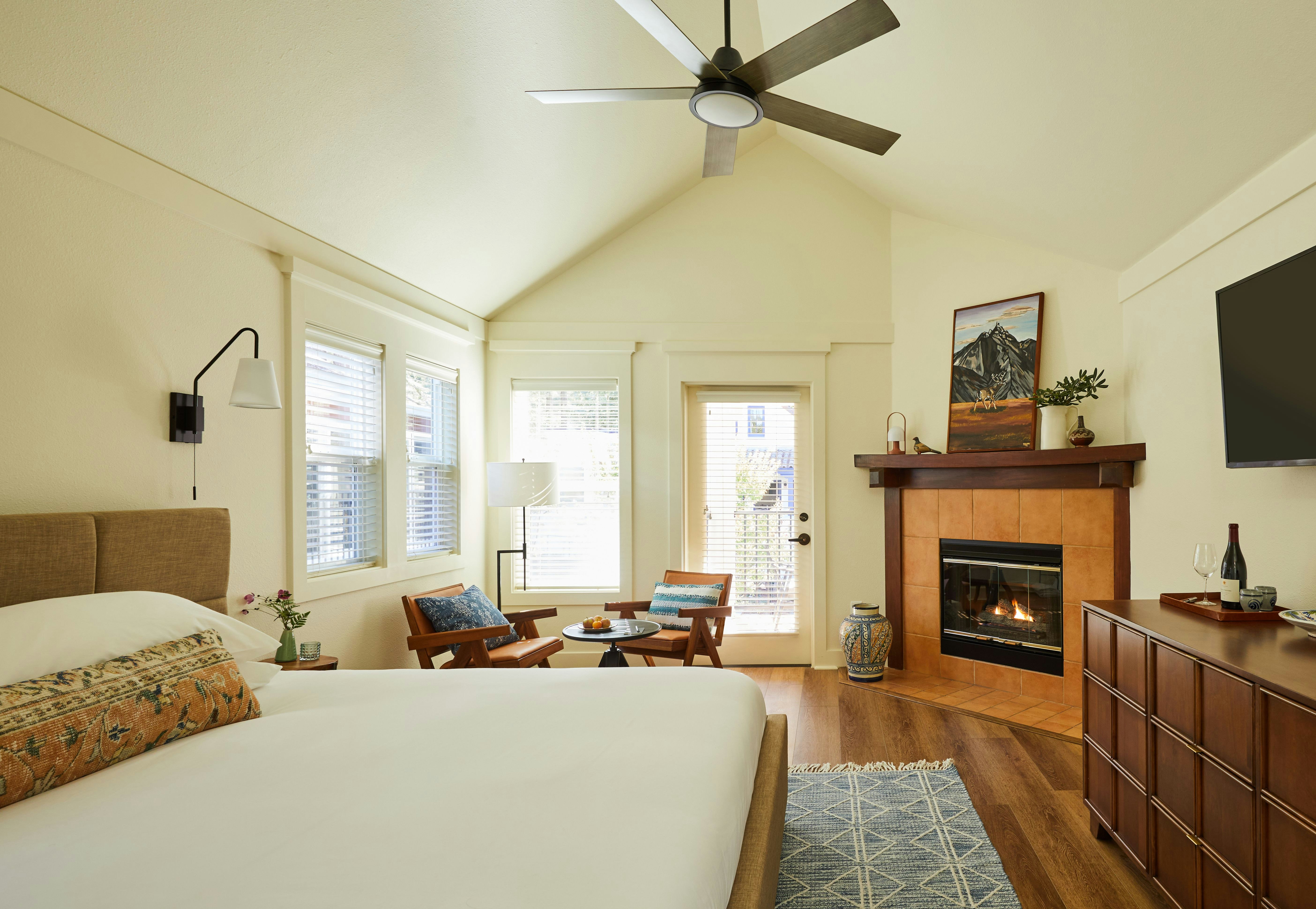 Armstrong King - Room 32