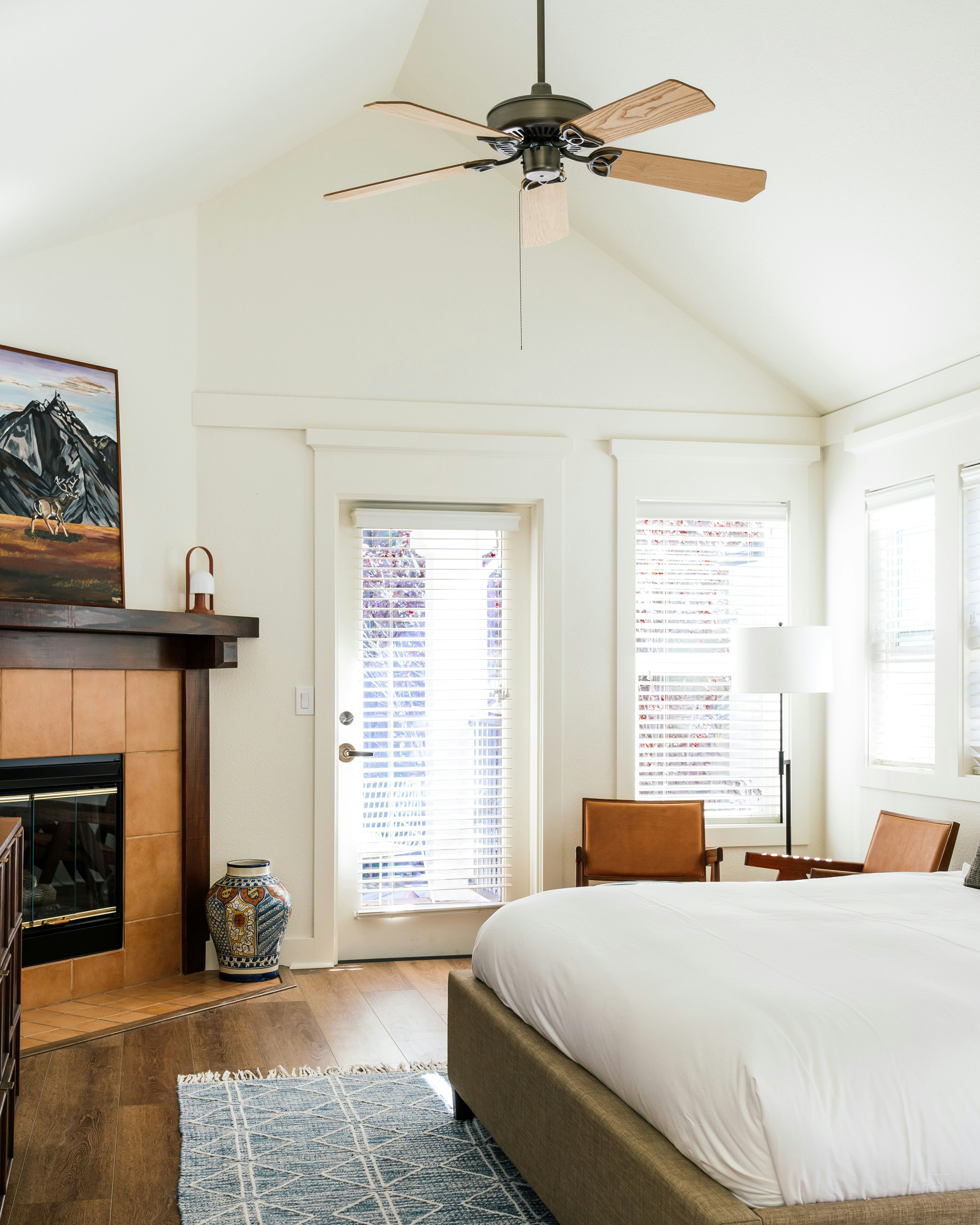 Armstrong King - Room 33