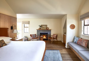 Cazadero Premier King Cedar Tub (Room 27)