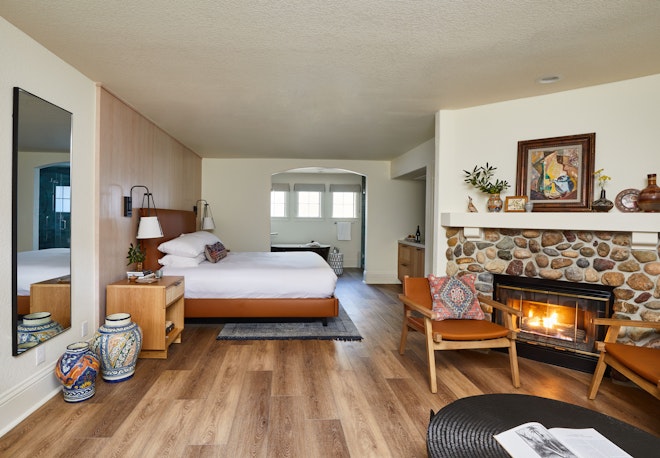 Cazadero King Cedar Tub - Room 23
