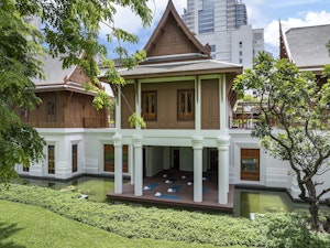 Spa Exterior Angle B with Garden