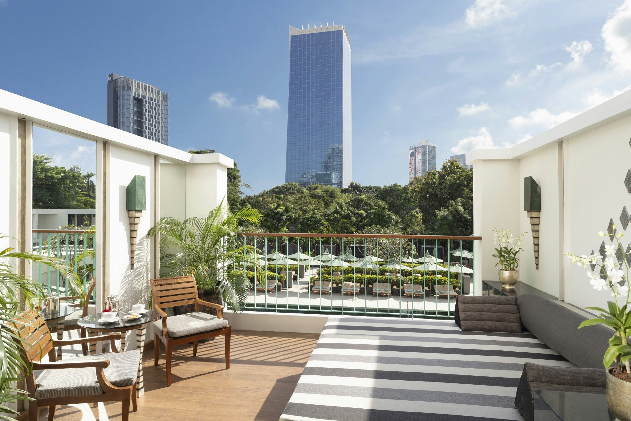 Club Balcony Suite - Balcony