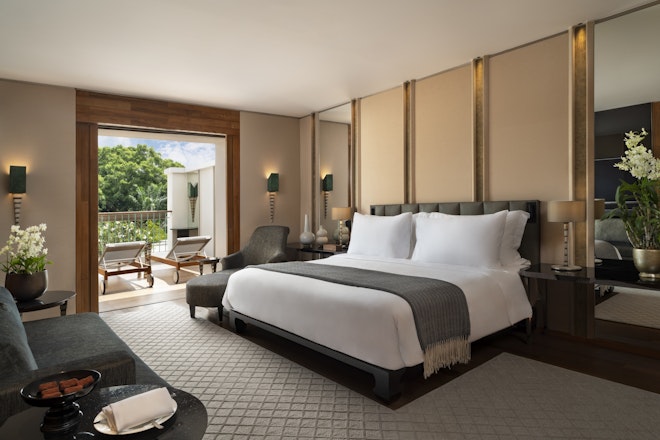 Club Balcony Suite - Bedroom