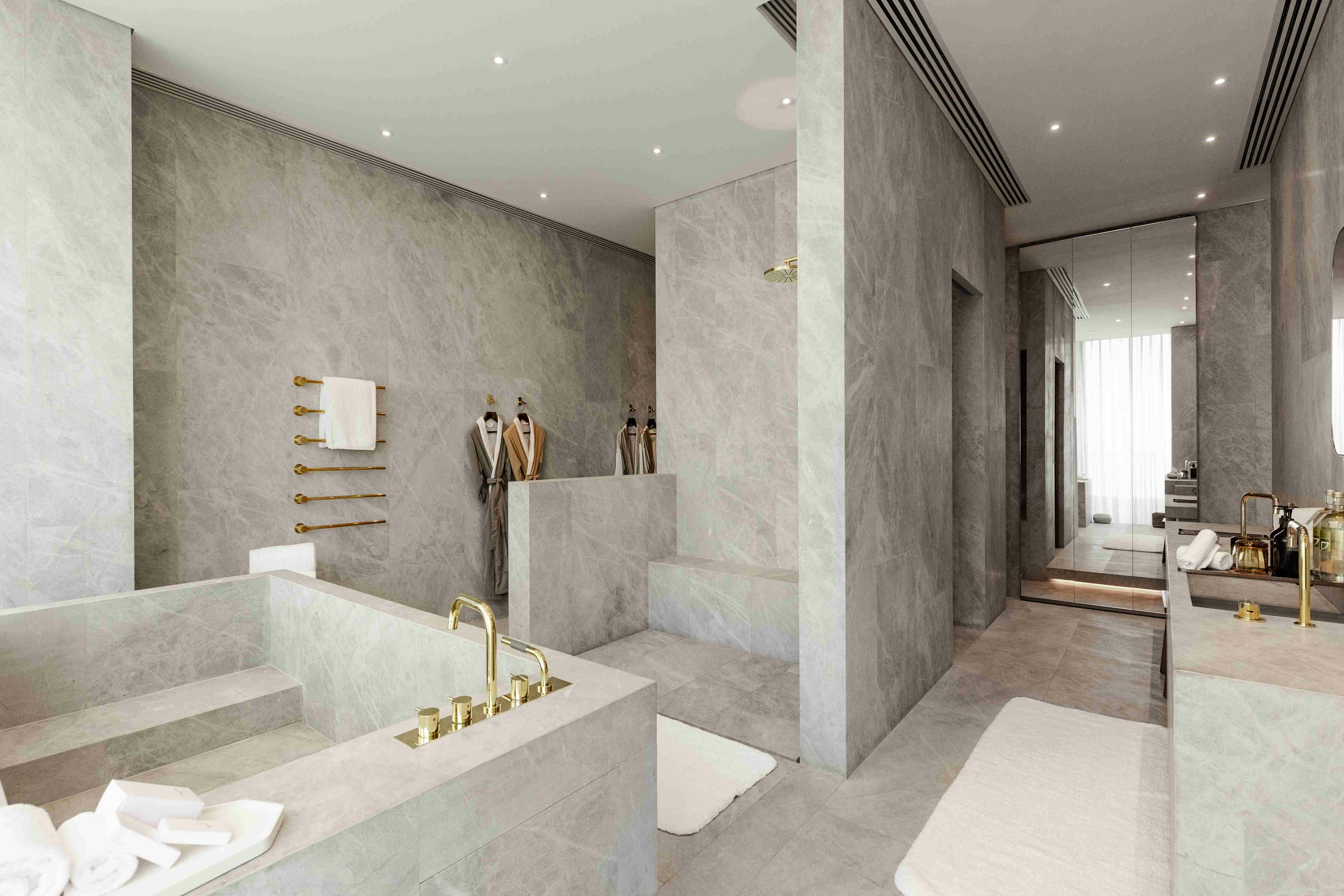 Signature Suite Bathroom 3