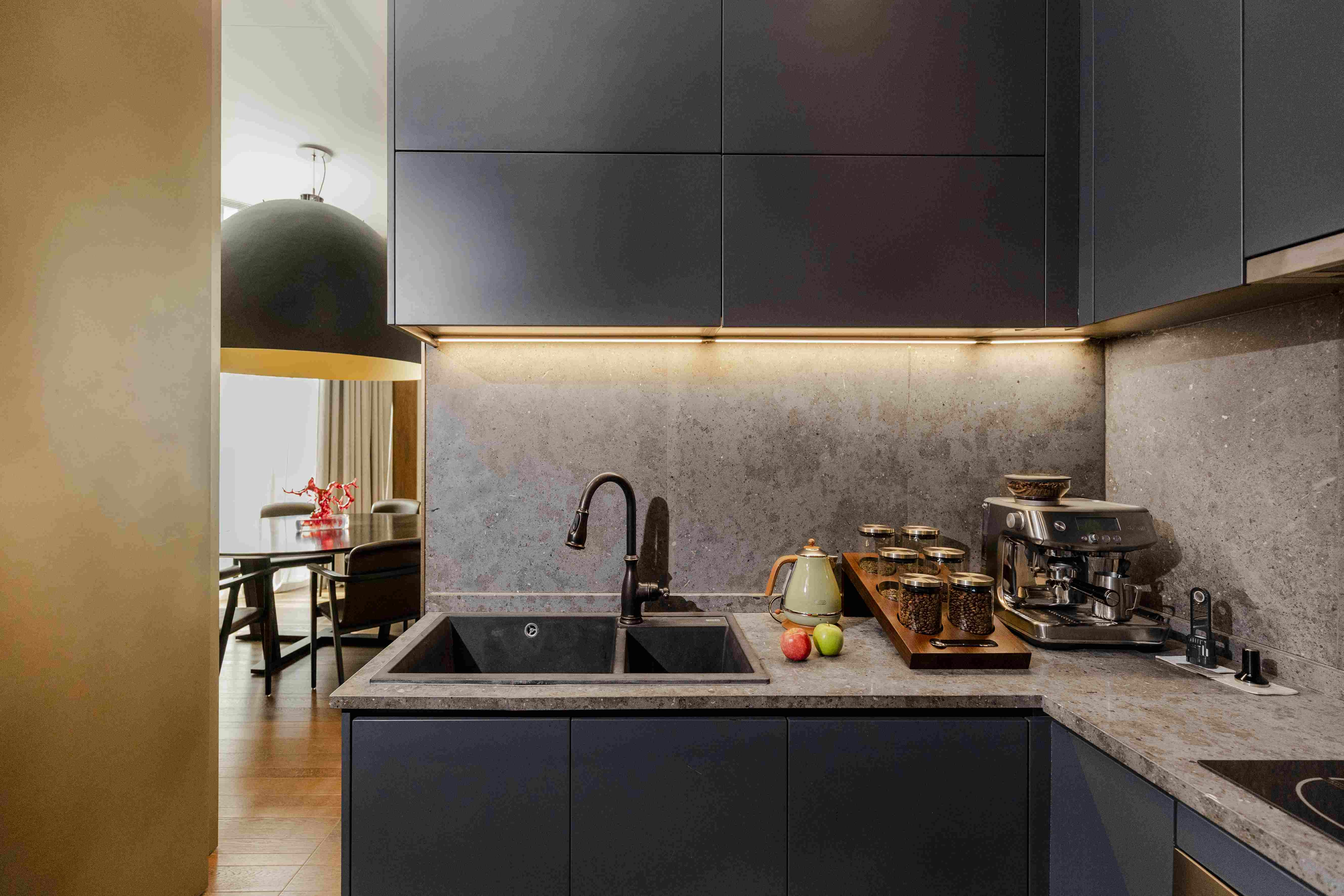 Signature Suite Kitchen 4