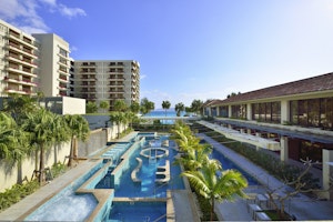 Thlasso Pool