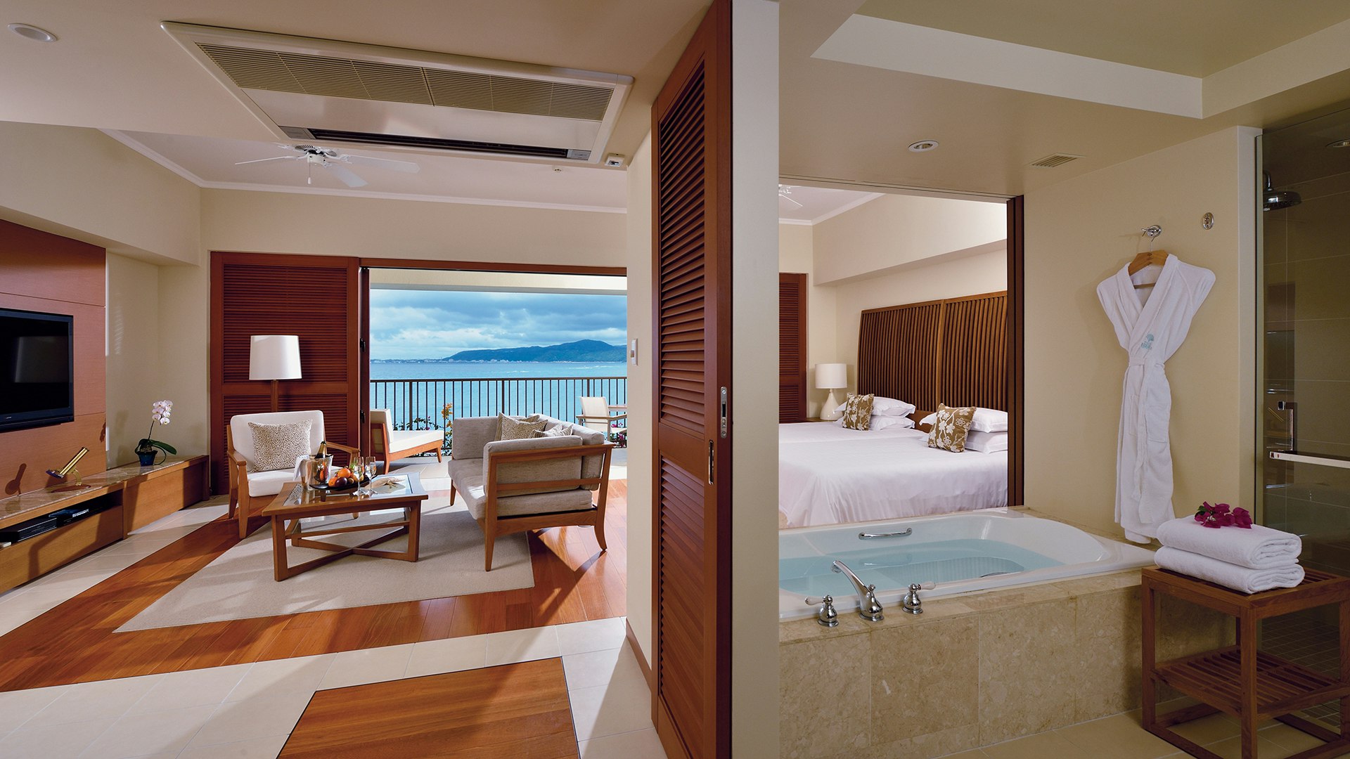 Club Deluxe Ocean 2 Bedroom - Bathroom