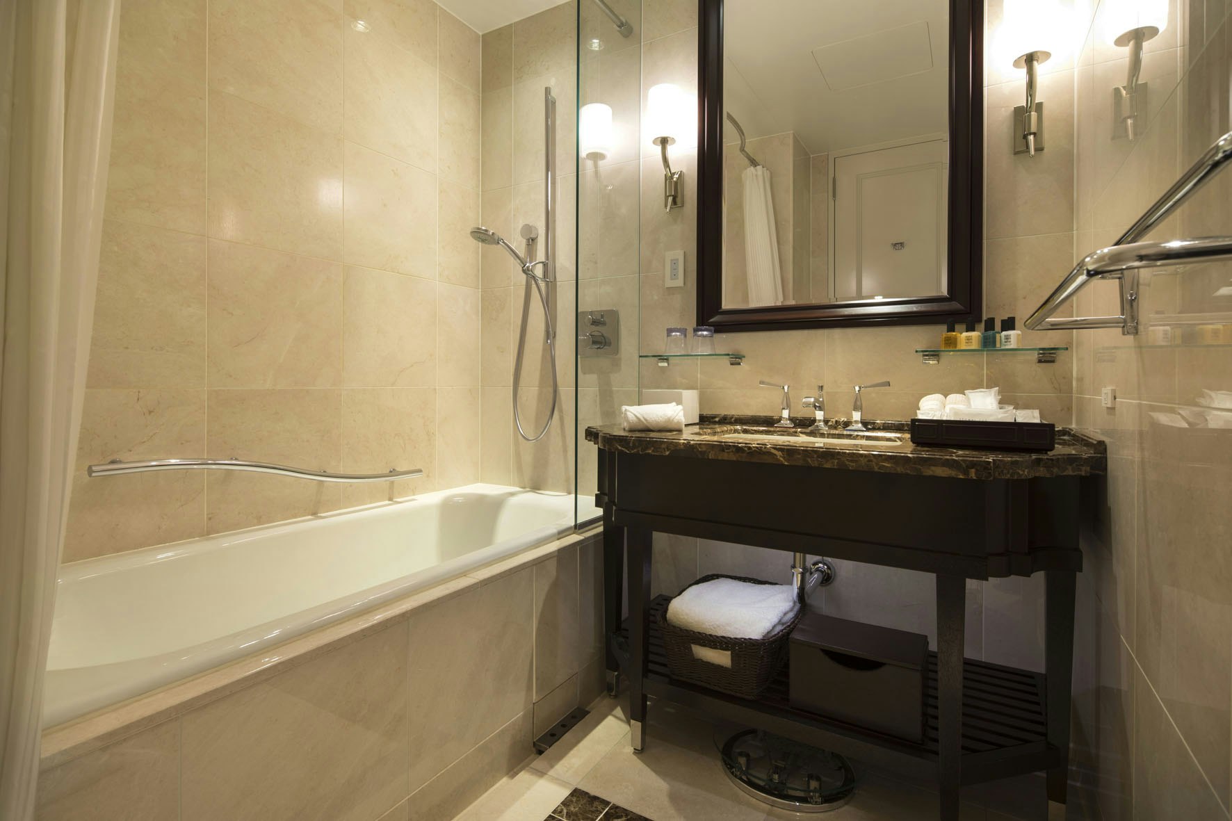 Run of the house Standard - Bathroom