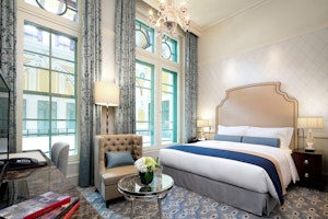 Dome Side Comfort King - Bedroom