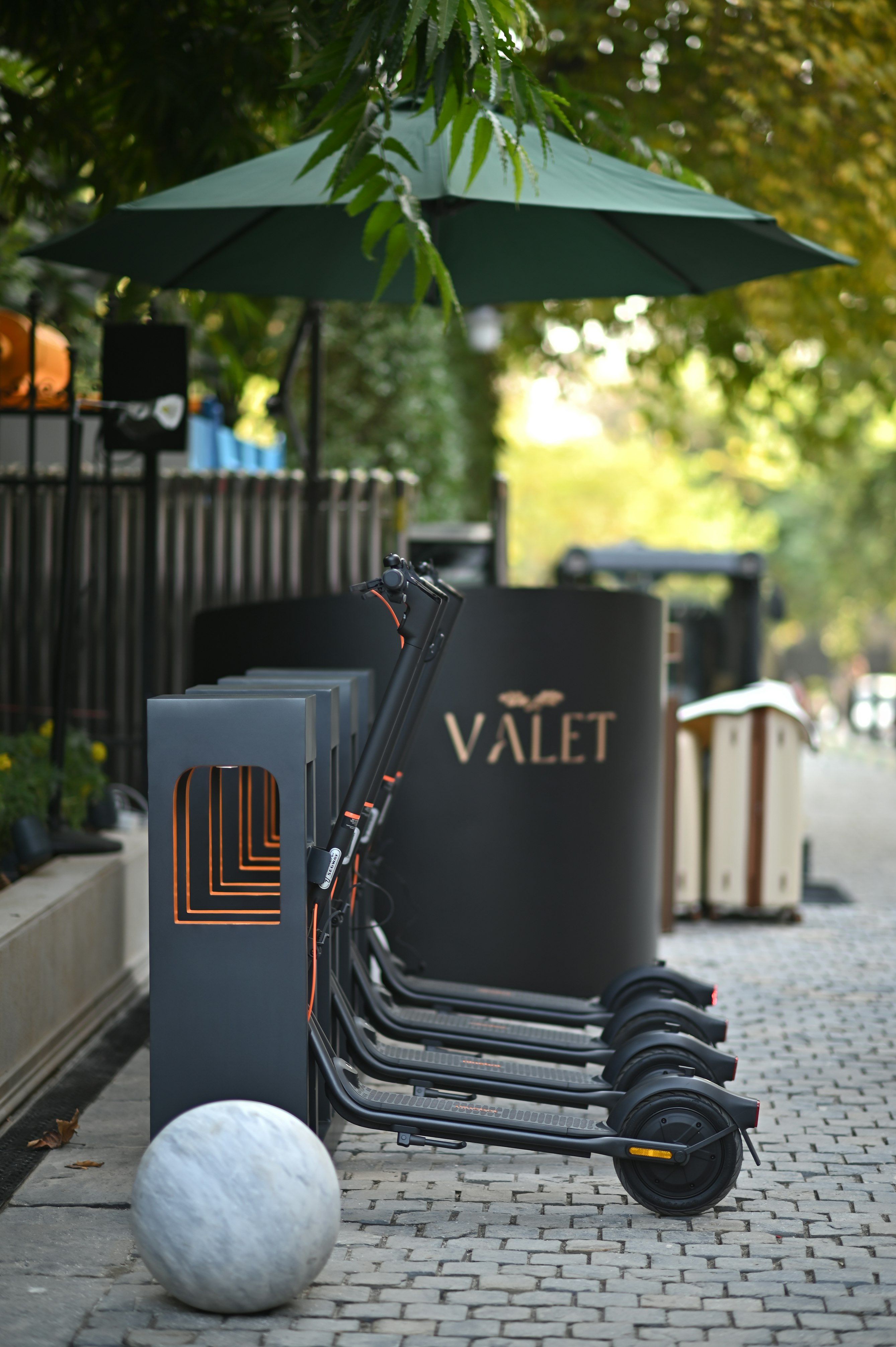 Valet Desk