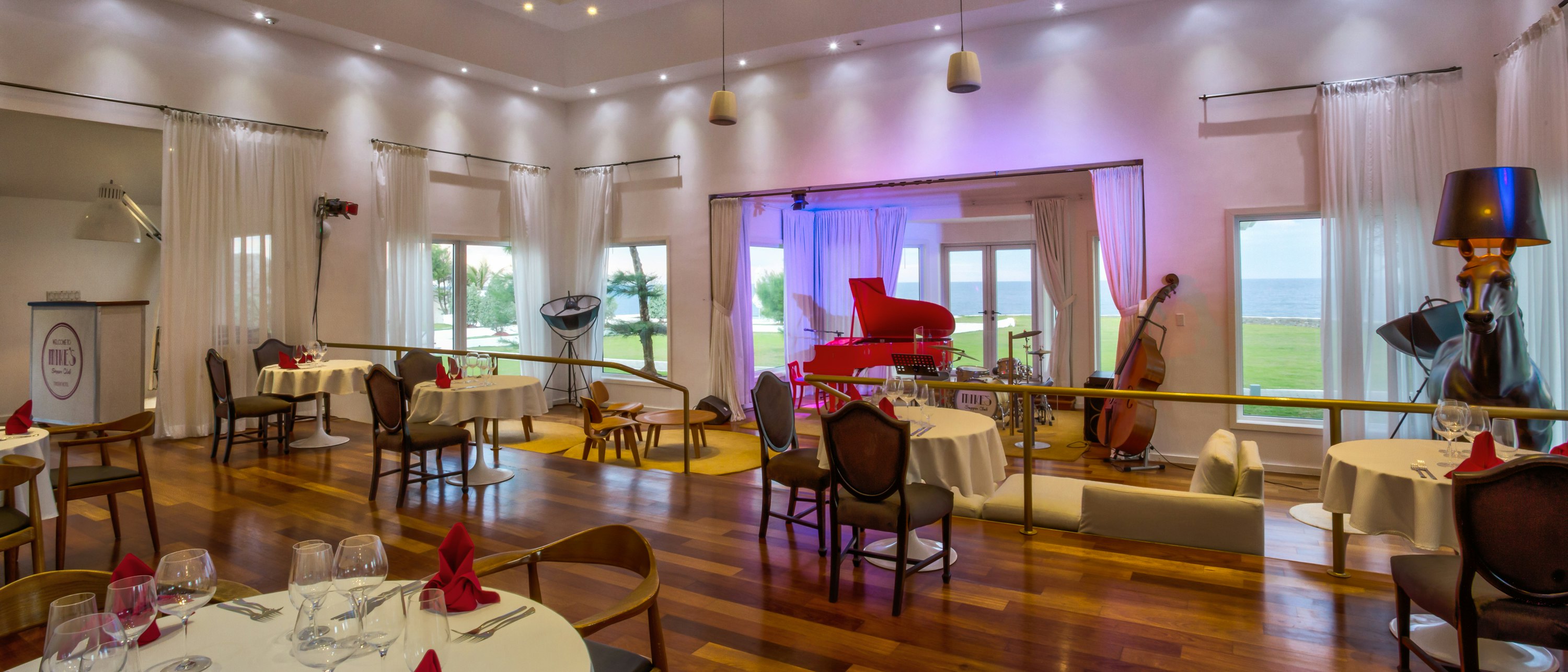 Trident Hotel - Mike's Supper Club