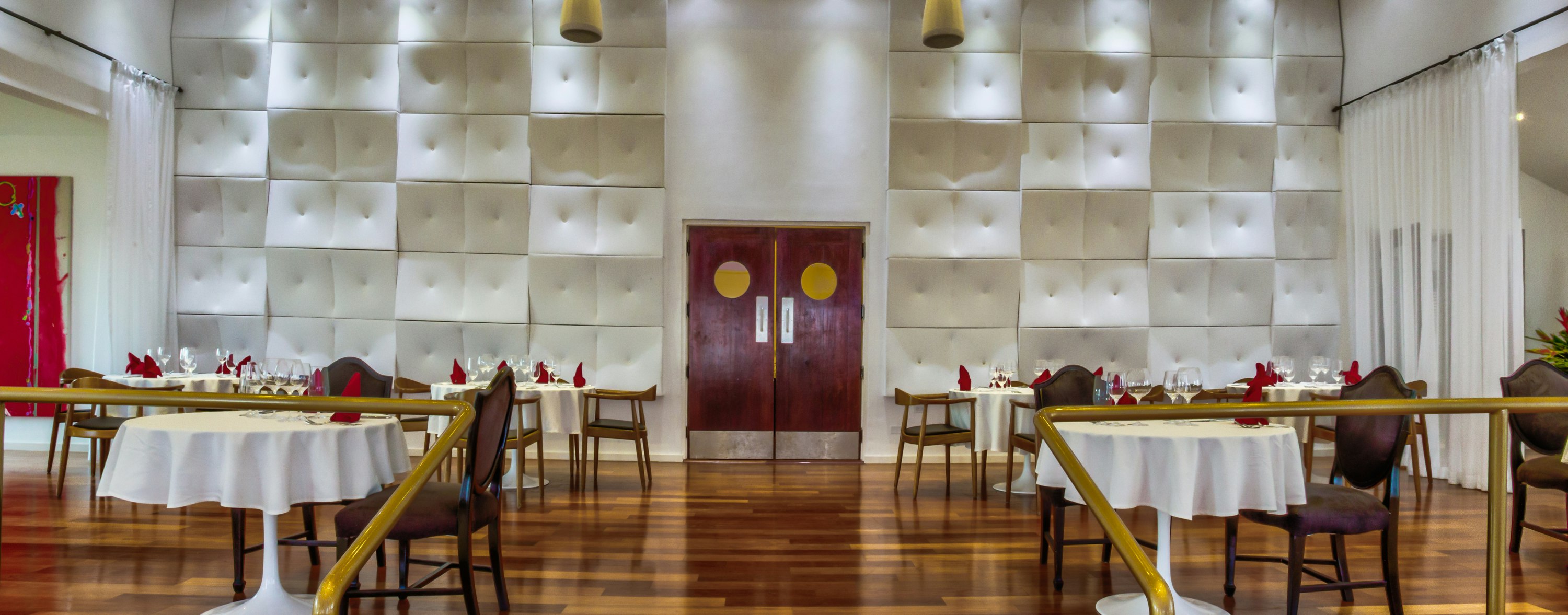 Trident Hotel - Mike's Supper Club