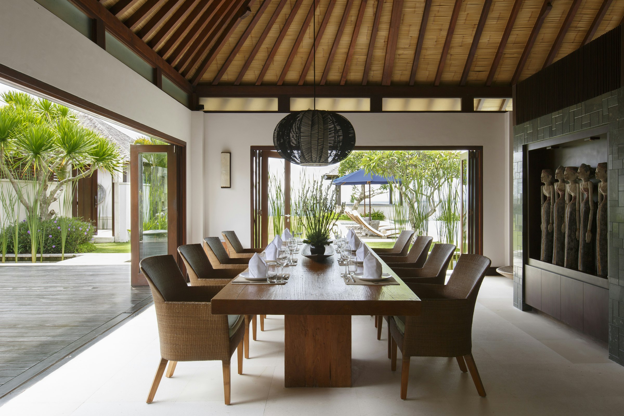 Nora Villa - Dining Room