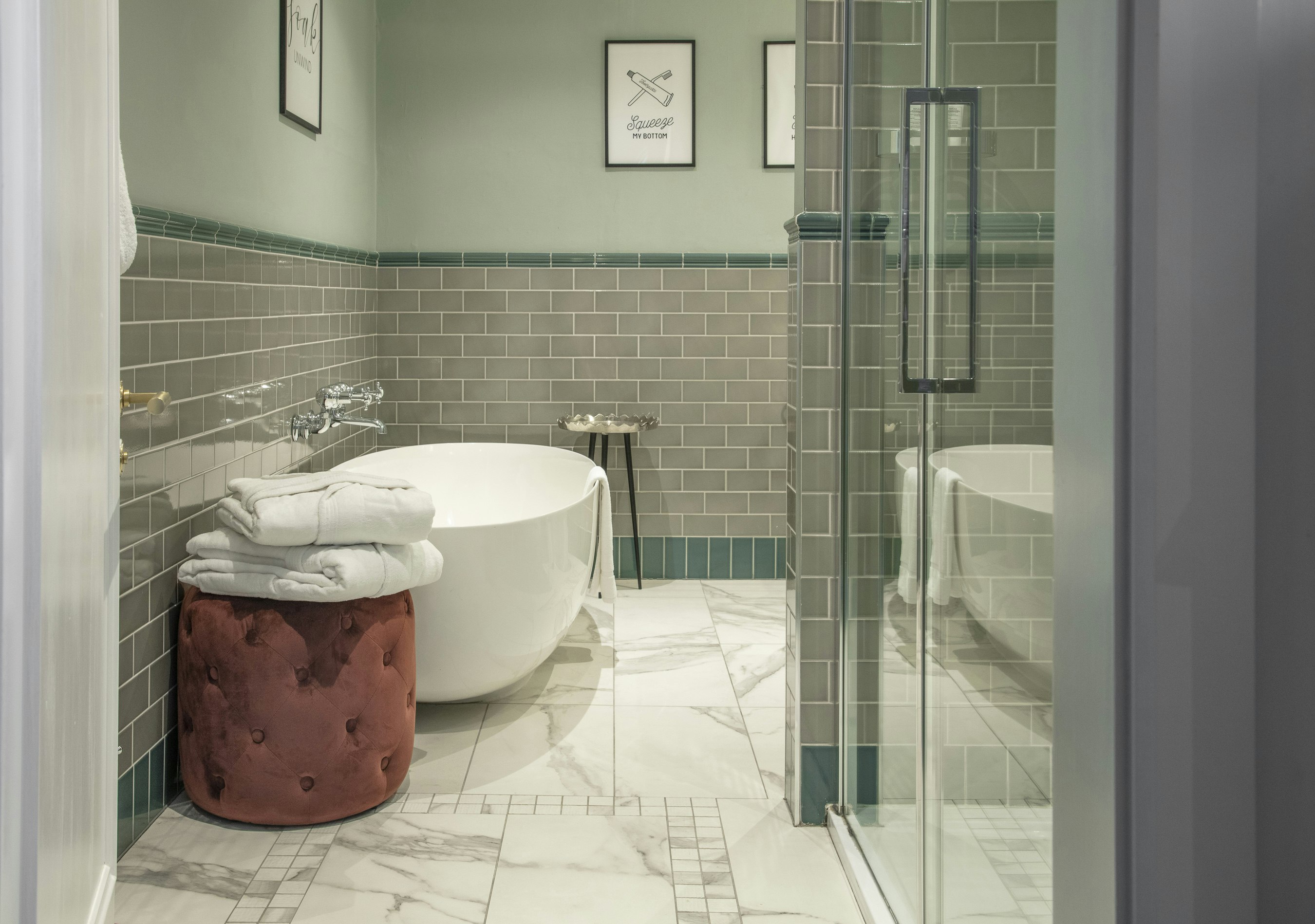 Townhouse Deluxe Bathroom