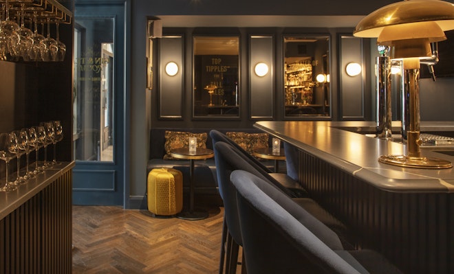 Gin Bar