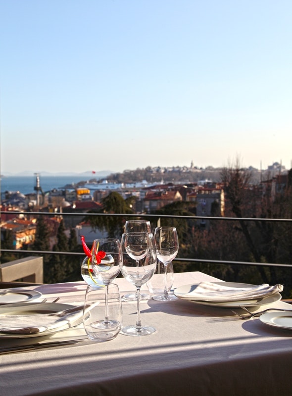 Nicole Restaurant Terrace