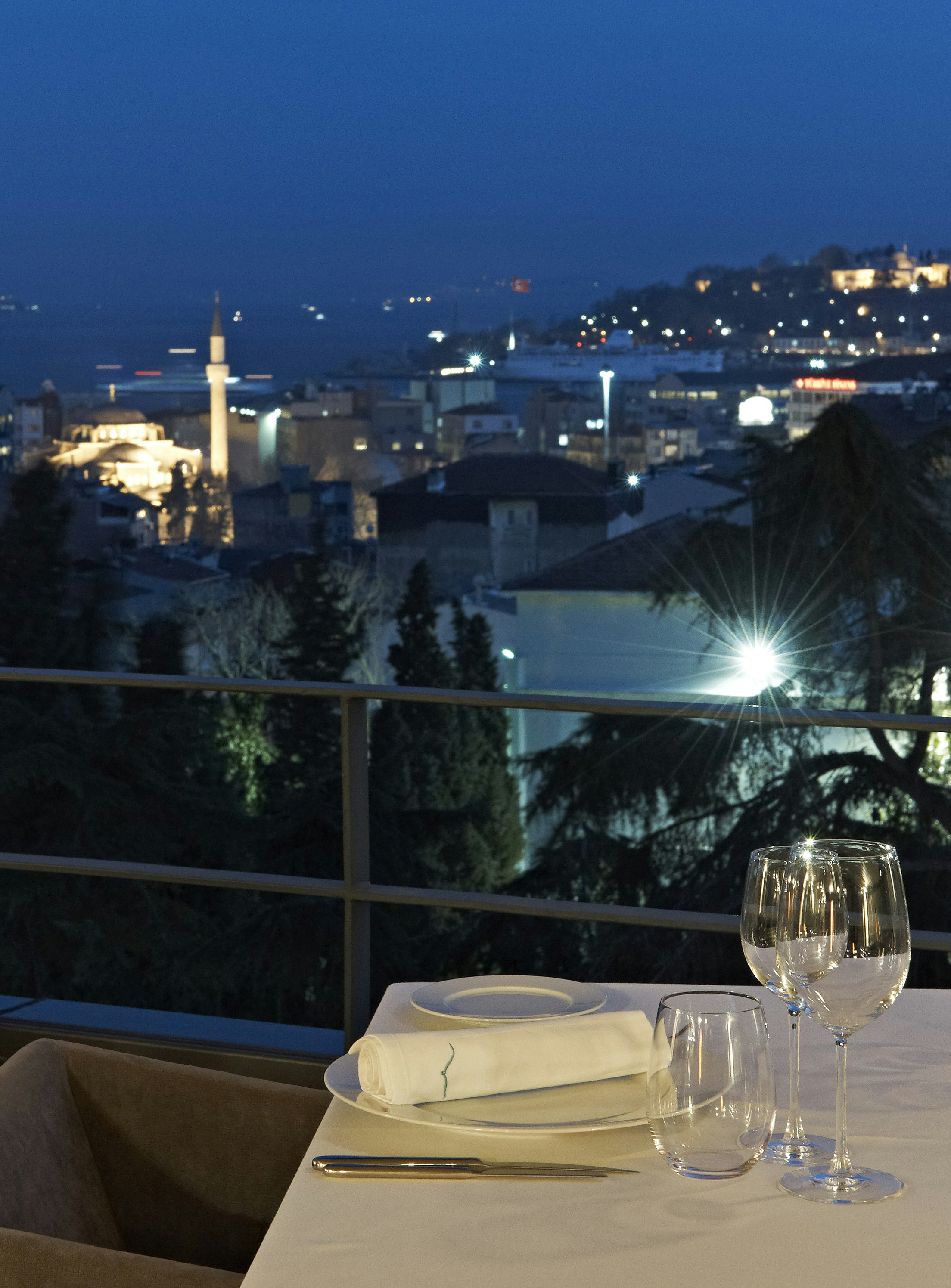 Nicole Restaurant Terrace