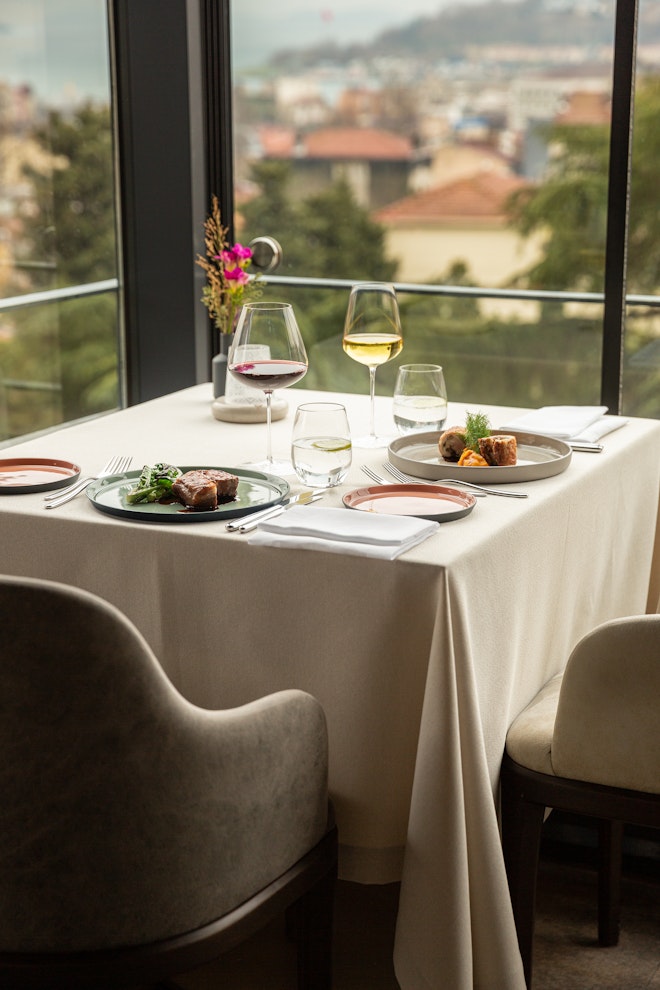 Nicole Restaurant