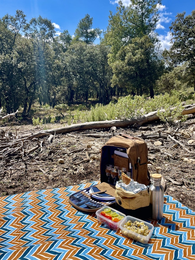 hiking trails, picnic