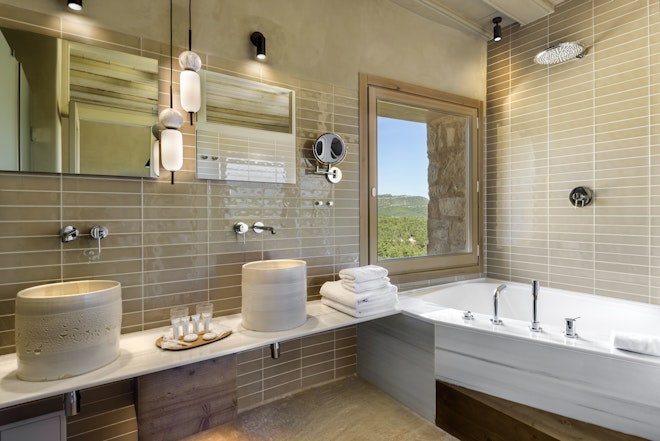 Suite Bathroom