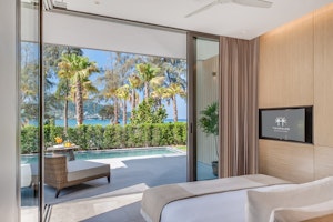 Grand Azure Seaview Pool Suite - Bedroom