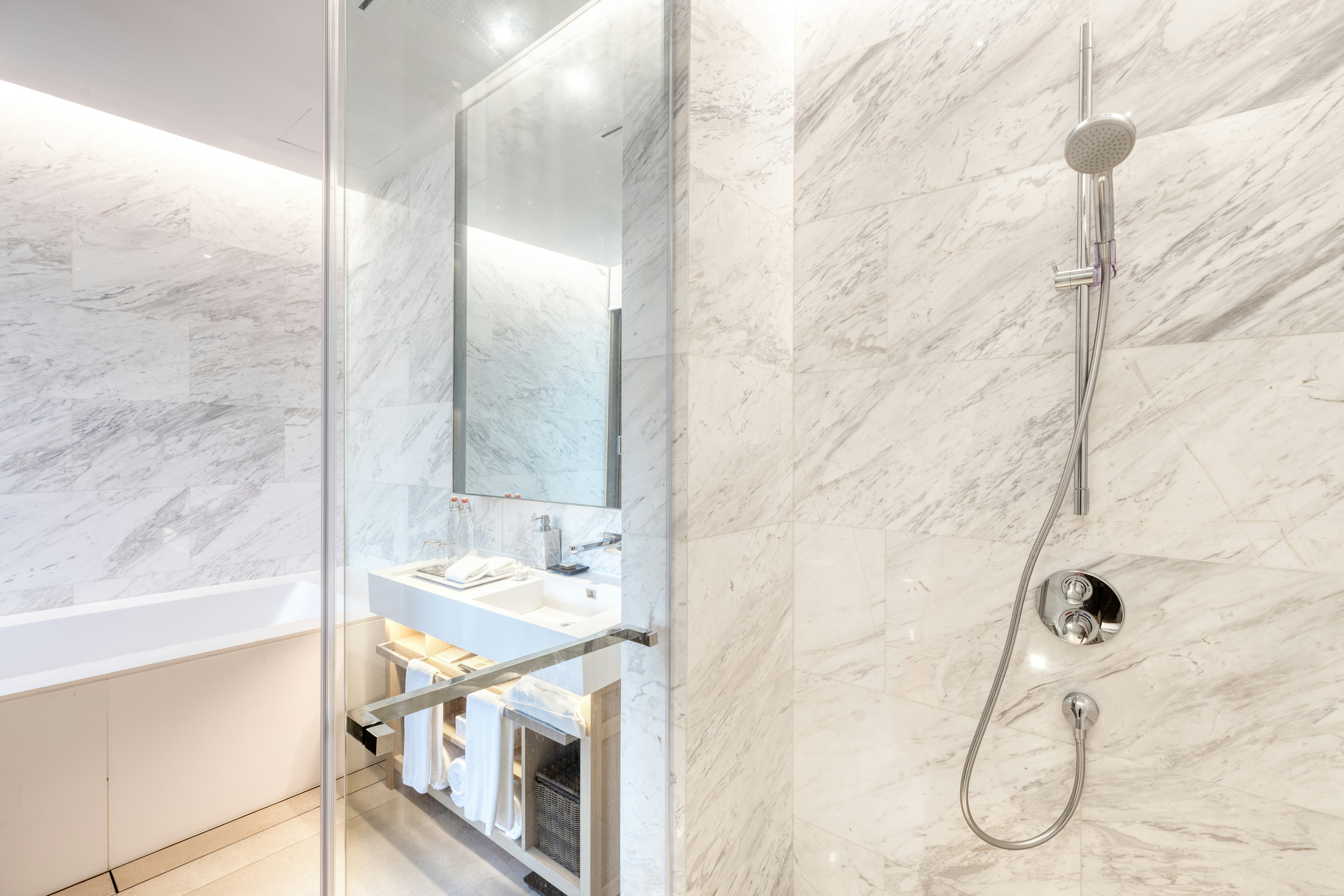 Azure Pool Penthouse - Bathroom