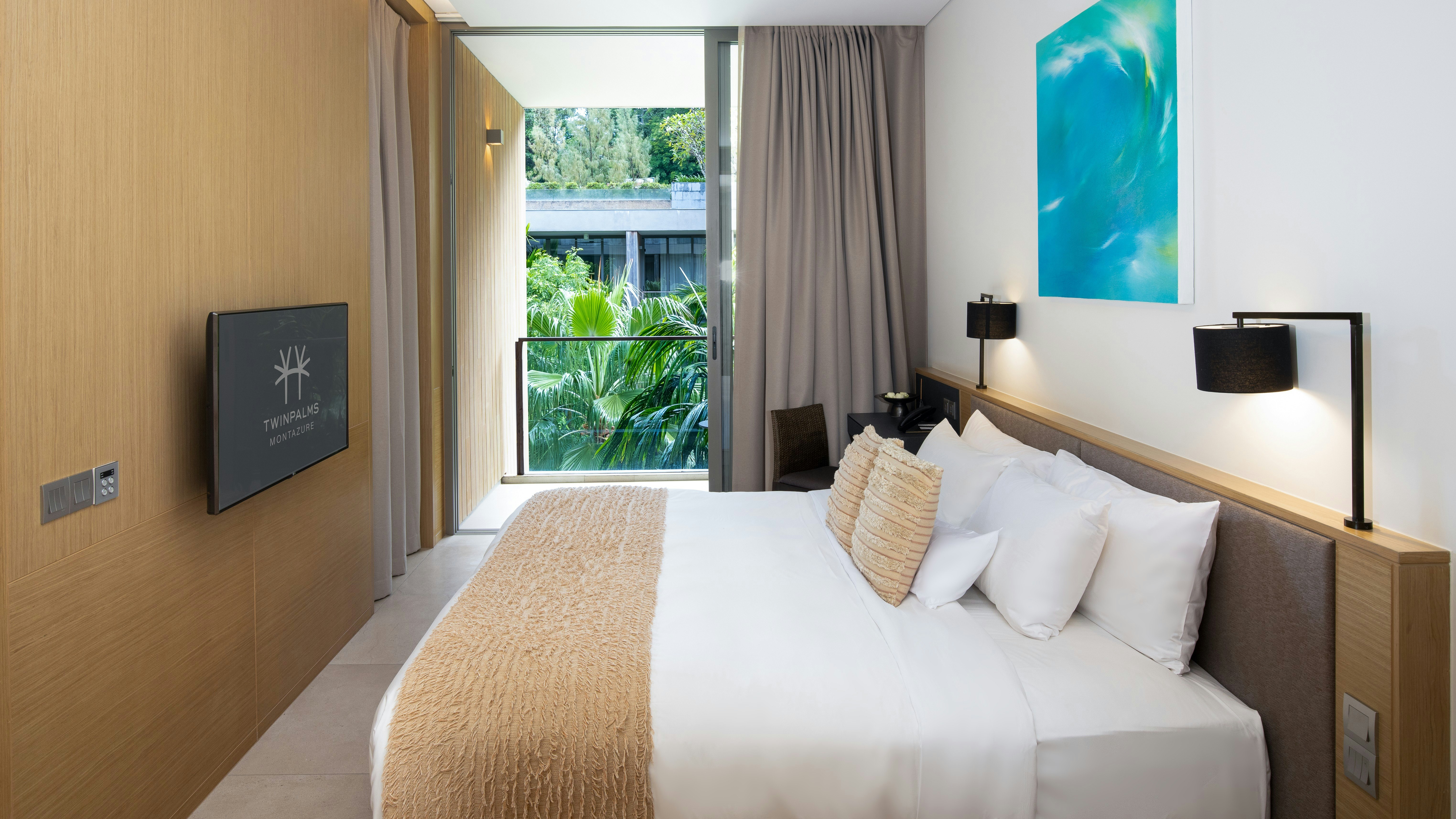 Azure Family Suite - Bedroom